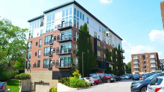 Landing at 275 on the Park - Annex - 1 Bedroom in De Baliviere Place - 1
