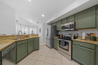 Stunning 4-bedroom Villa w/ Pool - Close to Disney Parks and Gulf Courses! - Davenport - 3