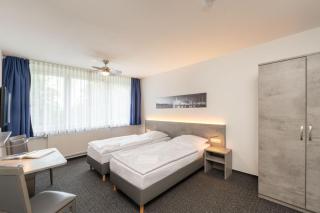 Hotel & Gästehaus Rostock Lütten Klein - Rostock - 7