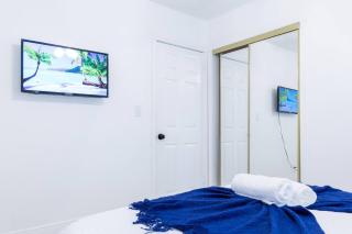 Tropical House Pool Table, Jacuzzi, Nearby Beach - 4
