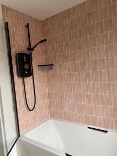 Cosy 3 bedroom home, 2 minutes from the beach - 1