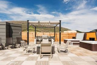 Park Haus on Main Street in Historic Old Town Hosted by Nestique - 2