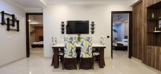 Vacation Paradise- Luxurious 3-bhk Flat near IGI Airport and ICC - New Delhi - 2