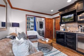 Pine Cone Place at The Westgate in Canyons Village Ski-In Ski-Out Suite Hosted by Nestique - 1