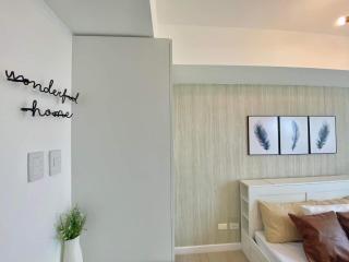 Modern & Minimalist Space Azure North Residences - San Fernando - 7