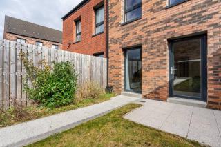 Bright, modern 2 bedroom house with free parking! - Édimbourg - 5