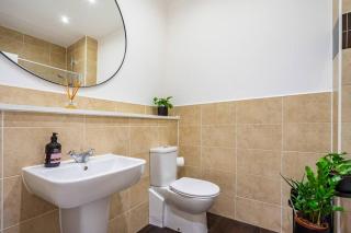 Bright, modern 2 bedroom house with free parking! - Édimbourg - 4