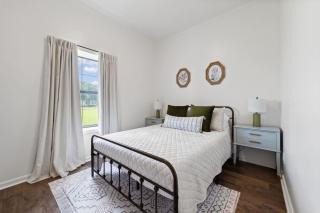 Country Living Close to the City - Youngsville - 6
