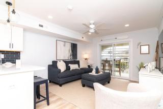 NEW 3BR-3BA Beach Block with Parking - 0