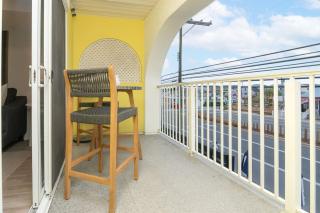 NEW 3BR-3BA Beach Block with Parking - 2