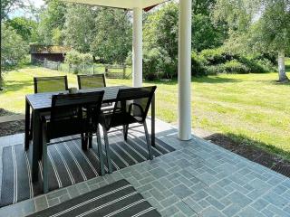 Farmhouse Retreat Near Lakes and Coast - 9