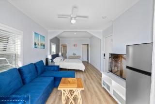 1628 West Oceanfront Oasis 1 - Newport Beach - 4