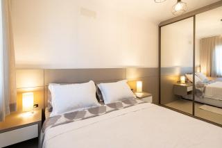 Apto a 500m da PRAIA com SACADA com CHURRASQUEIRA, WI-FI, PISCINA, PORTARIA 24h e vaga de GARAGEM - 4