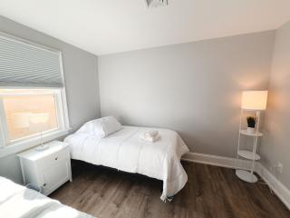 Water Access 5-Bed 2-Bath Retreat - 4