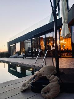 Villa Vigo - The Monolith Drop - 7