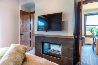 Lakefront, Mountain View - 2 Bedrooms Resort Suite - Lac-Superieur - 2