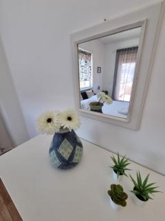 CITY HOUSE & FREE PARKING by Perry-Holiday moderno, panoramico e comodo fino a 6 ospiti - Palermo - 9