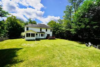 Perfect Vacation Home with Game Room Theater Hot Tub - Tobyhanna - 9