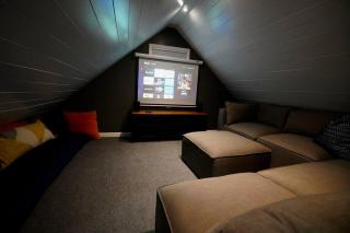 Perfect Vacation Home with Game Room Theater Hot Tub - Tobyhanna - 3