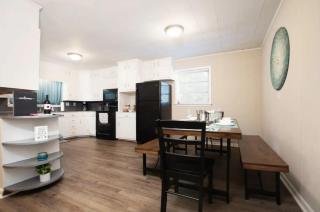 Spacious 4BR Home with 2 Baths & Fun Game Room - Birmingham - 5