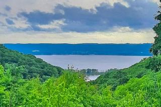 Luxurious 3BR Home with Hot Tub and Fireplace - 9