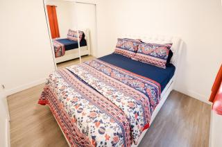 Cozy 2-Bedroom with 1-Bathroom Ideal for Small group in Koretown - Los Angeles - 5