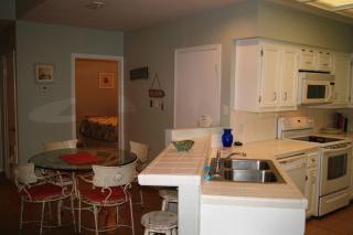 Dunes Condominiums 2-3 minute walk to Wanna Wanna - South Padre Island - 7