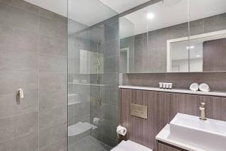 Modern 2B2B APT at Homebush - Sydney - 3