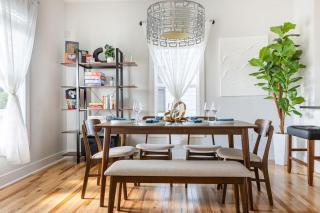 Home with Private Backyard 3 mins to Downtown Raleigh! - 7