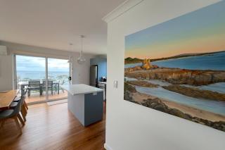 TOP DECK - Panoramic water views of the Bay of Fires - Binalong Bay - 5
