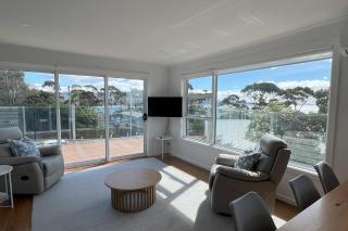 TOP DECK - Panoramic water views of the Bay of Fires - Binalong Bay - 1