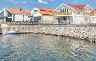 2 Bedroom Cozy Apartment In Rönnäng - Rönnäng - 0