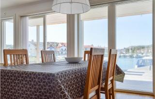 2 Bedroom Cozy Apartment In Rönnäng - 6