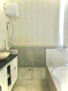 Serafinna Guest House - Surabaya - 8
