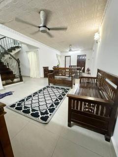 Homestay Serdang UPM MAEPS MARDI IOI CITY MALL - Seri Kembangan - 0