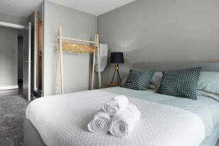 Luxury Dockside Apartment - Liverpool - 3