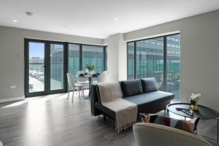 Luxury Dockside Apartment - Liverpool - 8