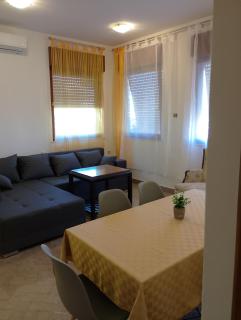 Apartment Lucky Star - 2 Bedroom, Sea View, Gated Yard, Free Parking, BBQ - Trogir - 7