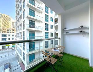 Ultra Luxury Flat Fully Upgrade with Balcony in Marina - Dubai - 5