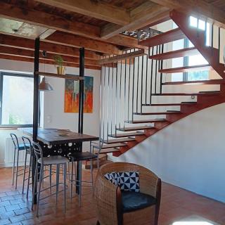 Maison d'artistes avec cour au cœur du vignoble - Saint-Gengoux-de-Scissé - 0