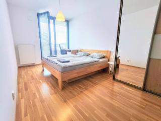 Mills - free parking - balcony with city view - close to Nivy mall - Bratislava - 8