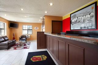 Super 8 by Wyndham Colorado Springs/Afa Area - 4