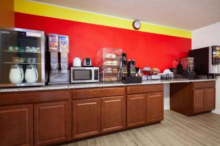 Super 8 by Wyndham Colorado Springs/Afa Area - 2