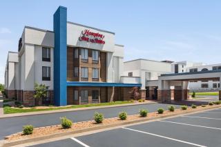 Hampton Inn & Suites Springfield - Springfield - 9