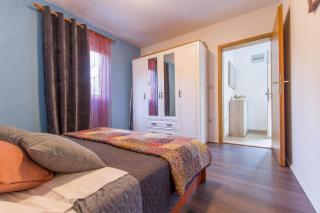 Tranquil Retreat Apartment Bozic - 7