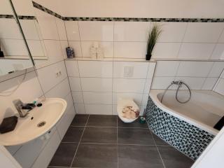 Gemütliche 2,5 Zimmer Wohnung ruhige und Zentrale Lage, FREE Parking - Albstadt - 1