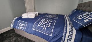 Rowan Crescent's Luxury Stay-In 3 - 7