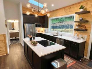 Modern Mountain Getaway with Hot Tub, Fire Pit - Sautee Nacoochee - 1
