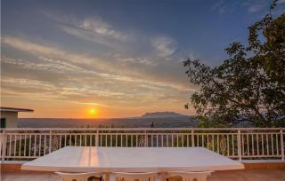 Lovely Home In Patra With Kitchen - Patra - 1
