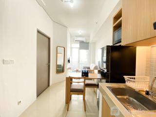 Best Homey 1BR at Vasanta Innopark Apartment By Travelio - Bekasi - 2